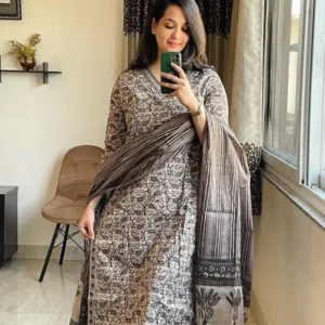 Women New Beautiful Flower Printed Long Slit Cotton Printed Kurta And Pant With Mulmul Printed Dupatta